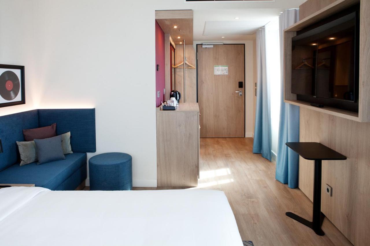 Hampton By Hilton Regensburg Hotel Exterior photo