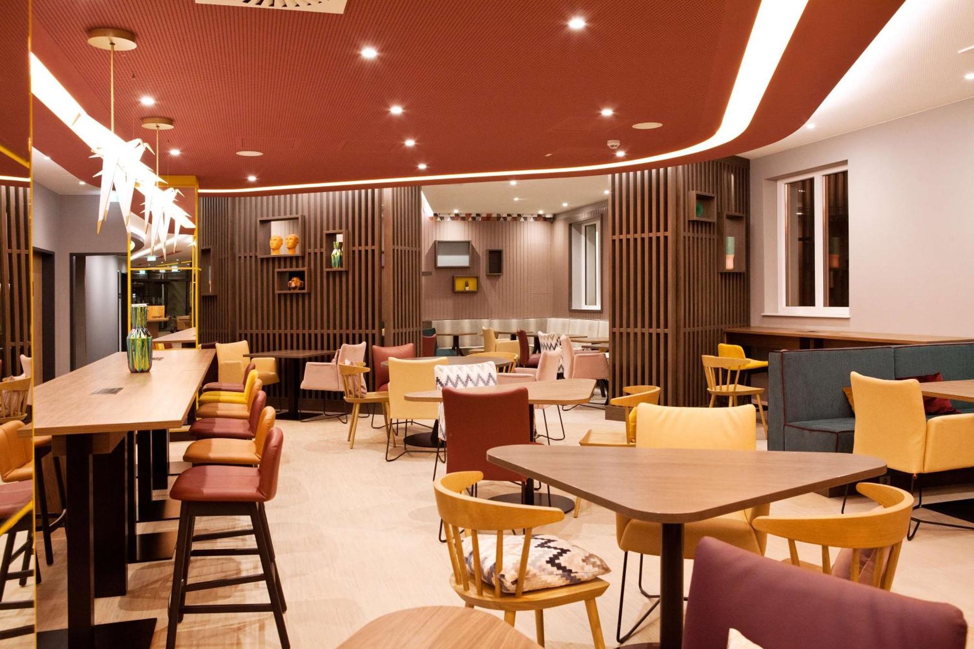 Hampton By Hilton Regensburg Hotel Exterior photo