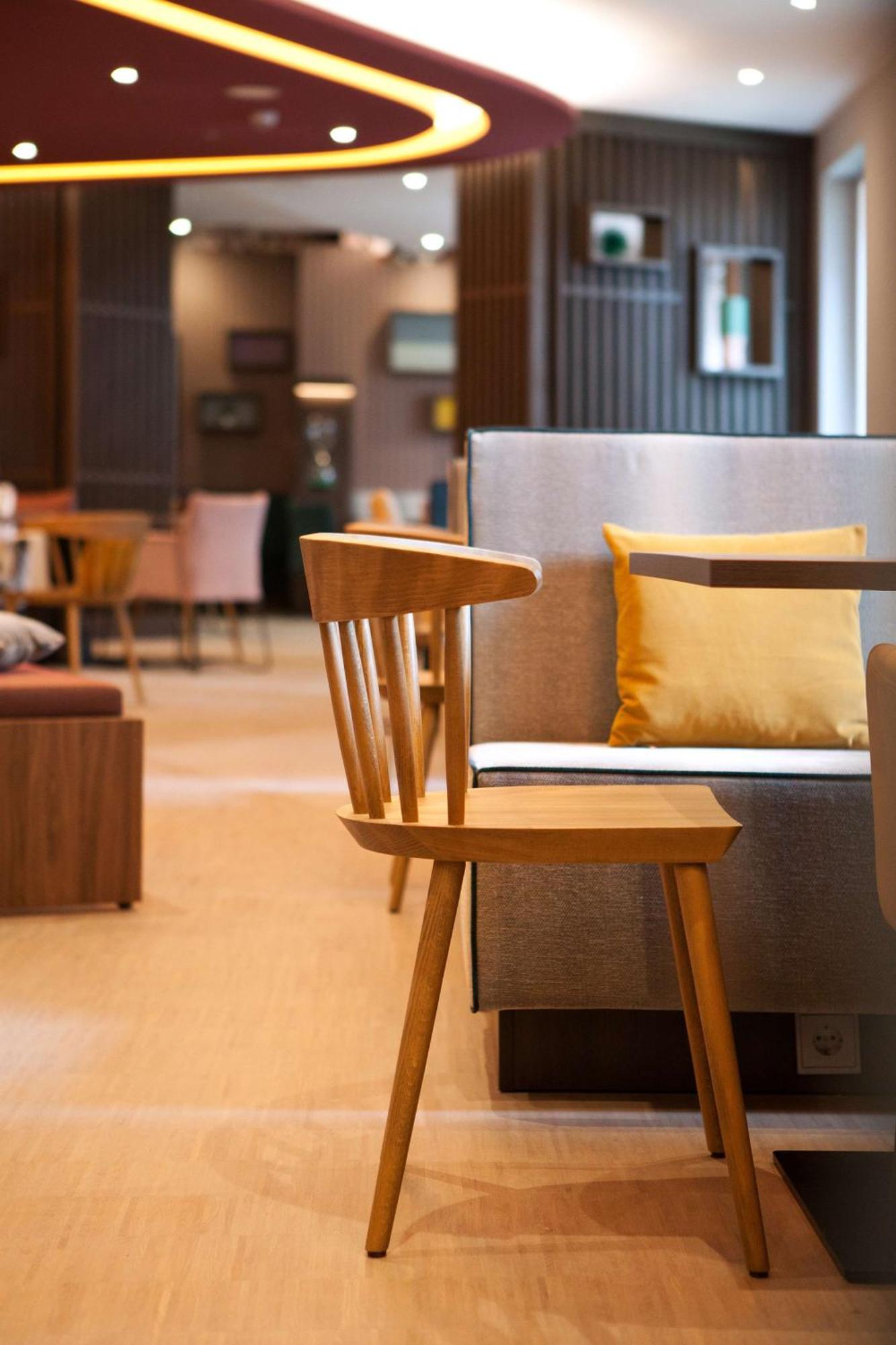Hampton By Hilton Regensburg Hotel Exterior photo