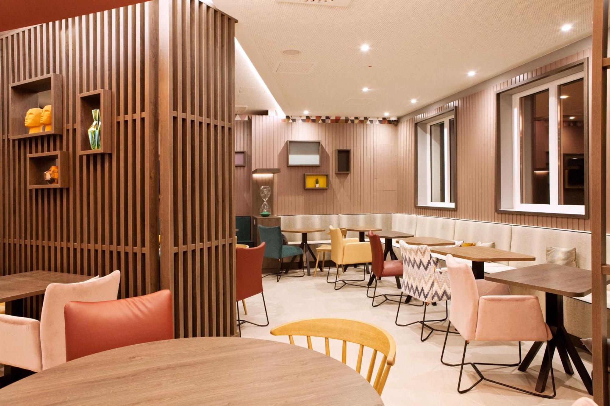 Hampton By Hilton Regensburg Hotel Exterior photo