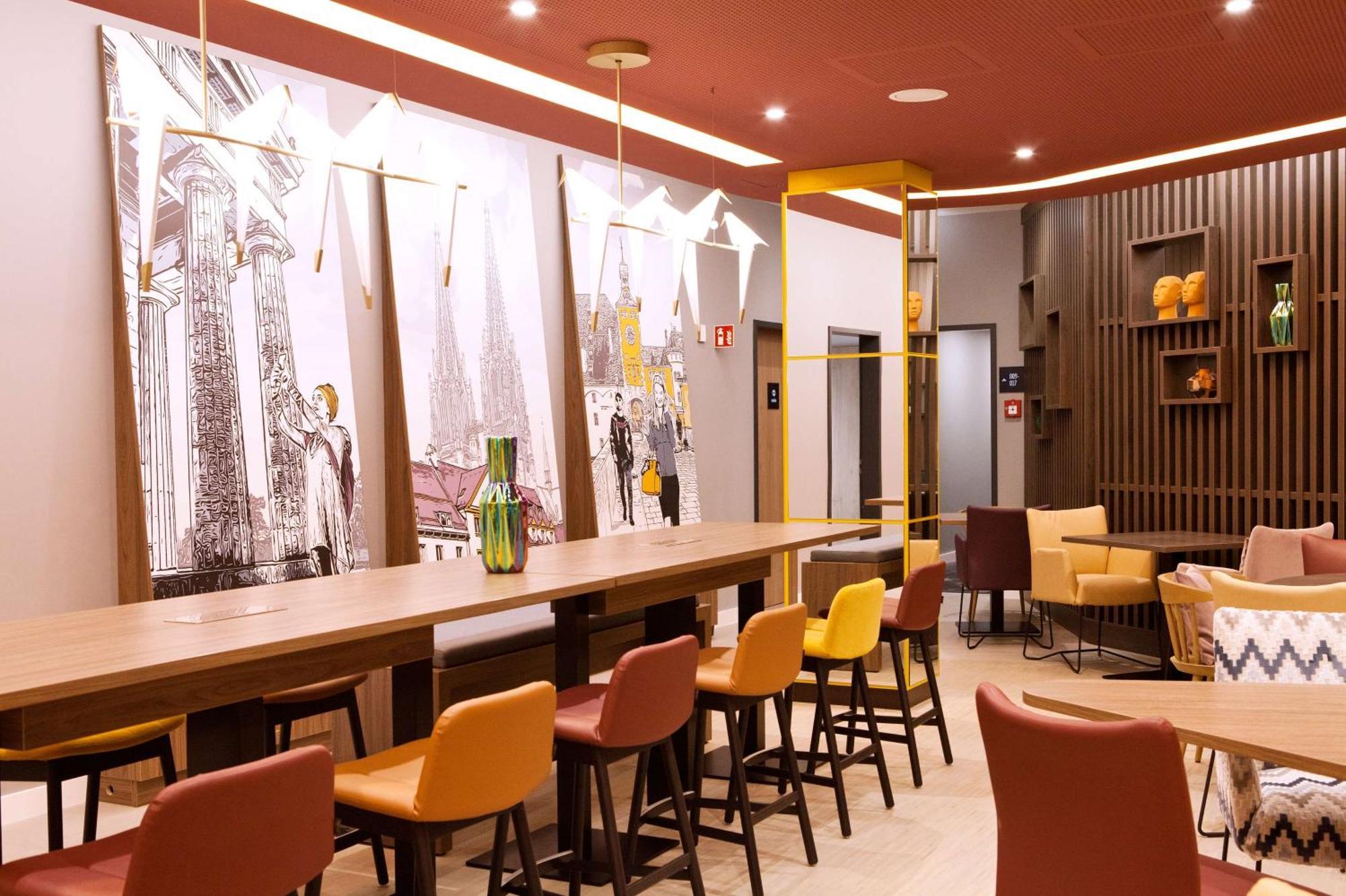 Hampton By Hilton Regensburg Hotel Exterior photo